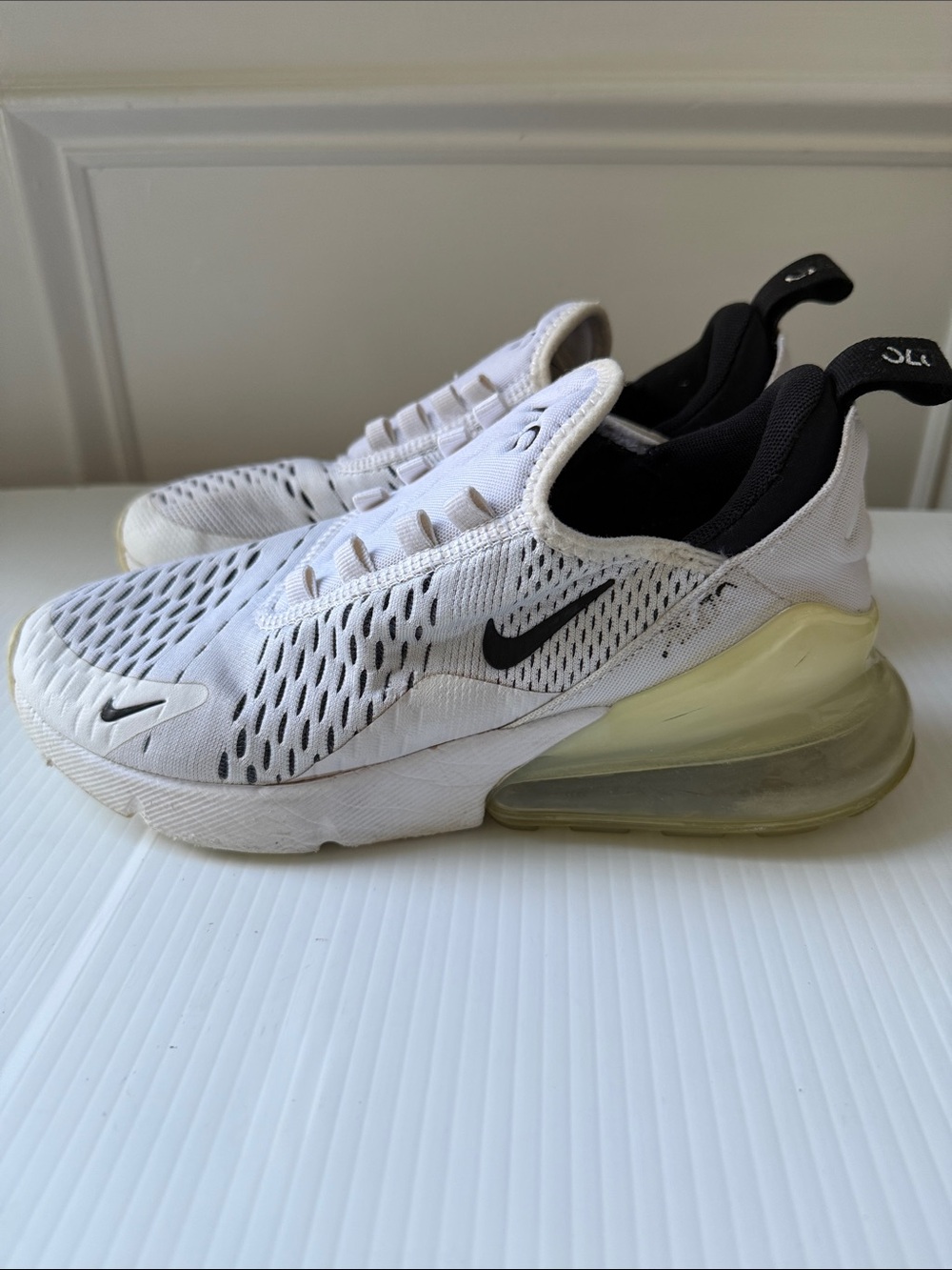 Nike Air 270 Women’s White &Black Athletic Shoes Size 7